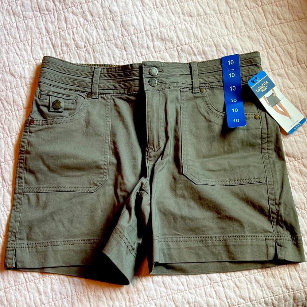 Dark Green Soft Stretch Casual Shorts (NWT)